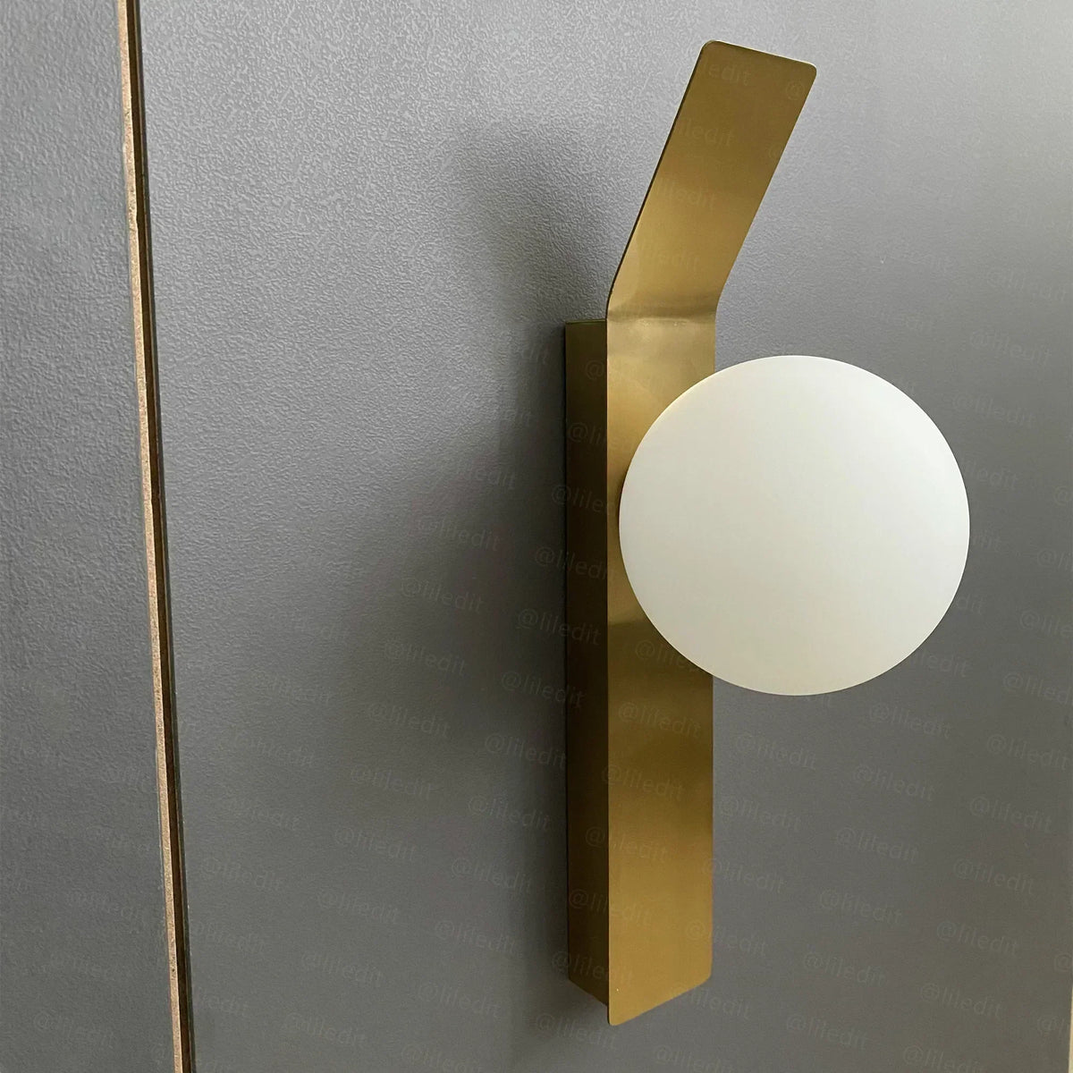 Floroux | Lampe Murale Sphère en Verre | Design Doré Luxueux